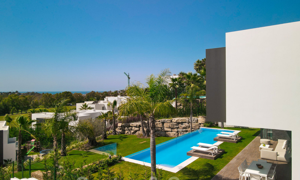 Lista para entrar a vivir, nueva villa de diseño moderno con impresionantes vistas en venta en Marbella - Benahavis 36059