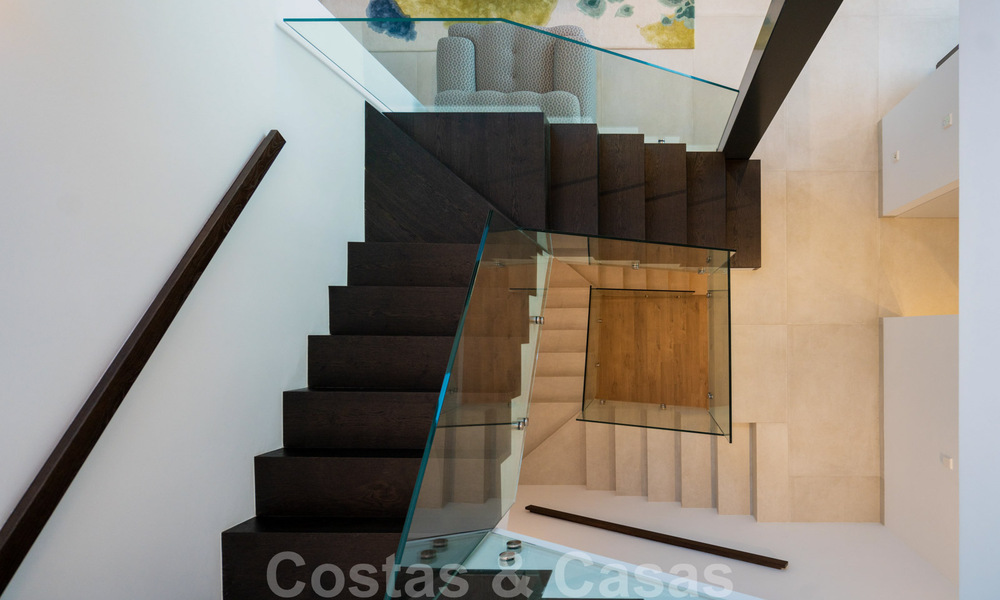 Lista para entrar a vivir, nueva villa de diseño moderno con impresionantes vistas en venta en Marbella - Benahavis 36067