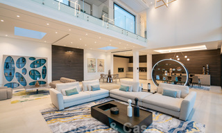 Lista para entrar a vivir, nueva villa de diseño moderno con impresionantes vistas en venta en Marbella - Benahavis 36069 