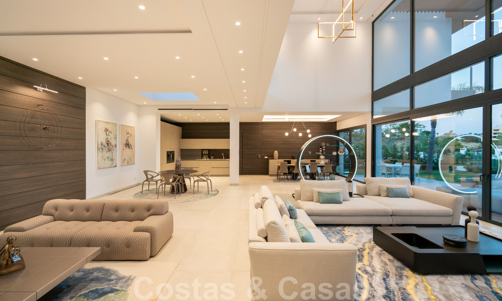 Lista para entrar a vivir, nueva villa de diseño moderno con impresionantes vistas en venta en Marbella - Benahavis 36072