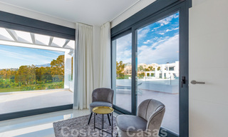 Ático de lujo moderno a la venta en un complejo de diseño en primera línea de golf en Benahavis - Marbella 36121 