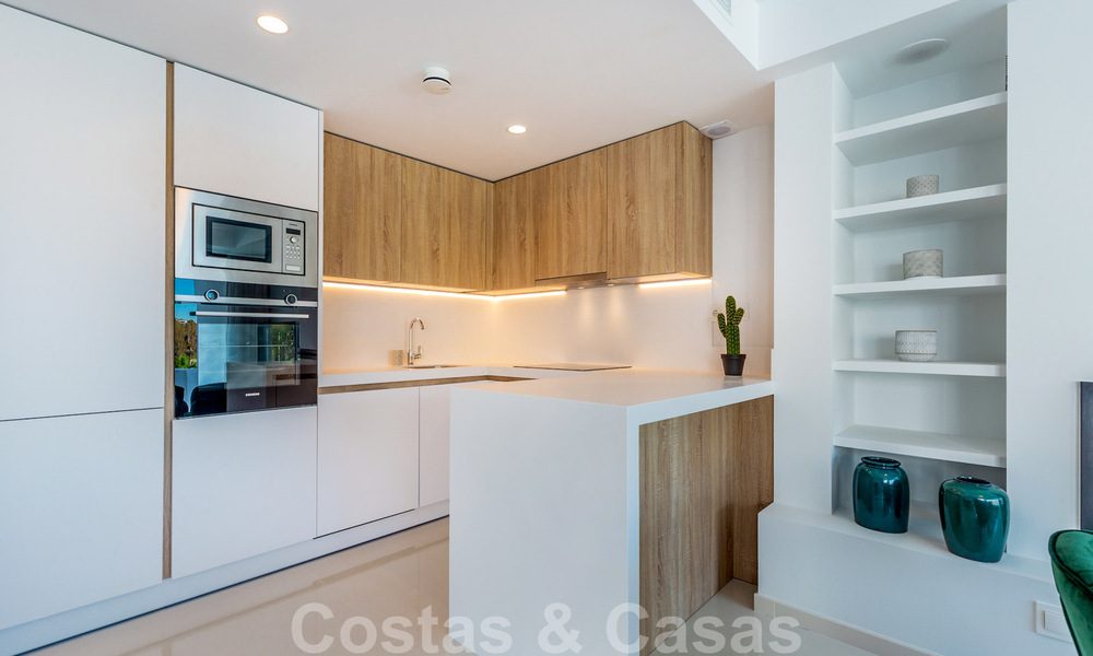 Ático de lujo moderno a la venta en un complejo de diseño en primera línea de golf en Benahavis - Marbella 36131