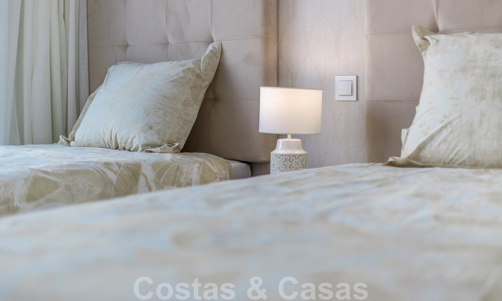 Ático de lujo moderno a la venta en un complejo de diseño en primera línea de golf en Benahavis - Marbella 36148