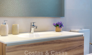 Ático de lujo moderno a la venta en un complejo de diseño en primera línea de golf en Benahavis - Marbella 36149 