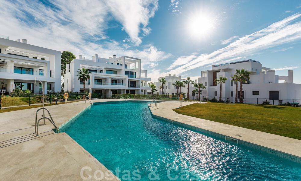 Ático de lujo moderno a la venta en un complejo de diseño en primera línea de golf en Benahavis - Marbella 36155