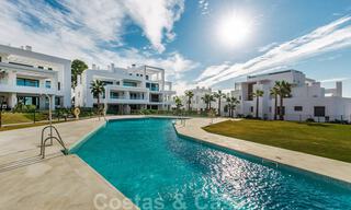 Ático de lujo moderno a la venta en un complejo de diseño en primera línea de golf en Benahavis - Marbella 36155 