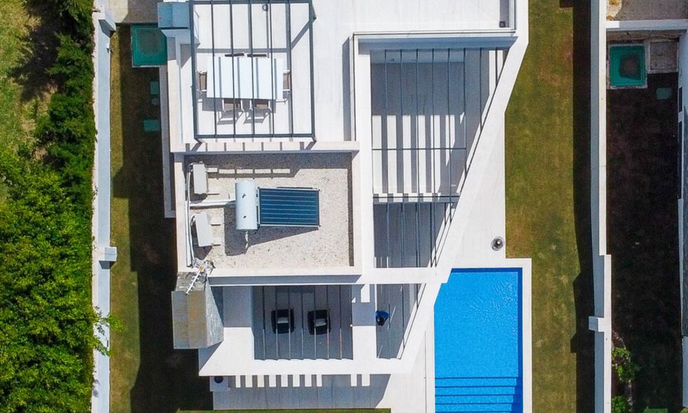 Listo para entrar a vivir, villa contemporánea en venta a pocos pasos de la playa y clubes de playa y a poca distancia del paseo marítimo y el centro de San Pedro, Marbella 36359