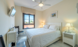 Ático de 5 dormitorios en venta en el lado de la playa de la Nueva Milla de Oro, entre Marbella y Estepona 36278 
