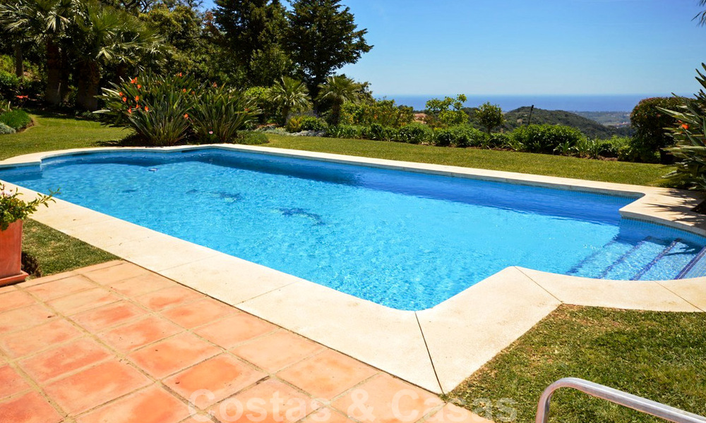 Elegante villa rústica de lujo en venta con impresionantes vistas al mar en el exclusivo La Zagaleta Golf Resort, Benahavis - Marbella 36280