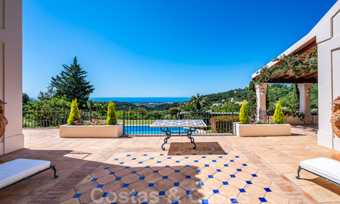 Elegante villa rústica de lujo en venta con impresionantes vistas al mar en el exclusivo La Zagaleta Golf Resort, Benahavis - Marbella 36300