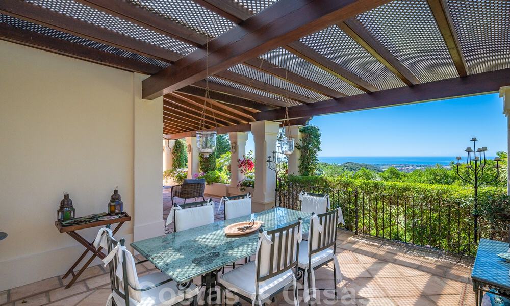 Elegante villa rústica de lujo en venta con impresionantes vistas al mar en el exclusivo La Zagaleta Golf Resort, Benahavis - Marbella 36303