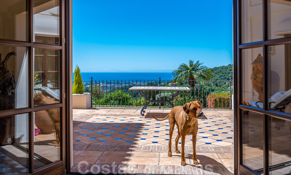 Elegante villa rústica de lujo en venta con impresionantes vistas al mar en el exclusivo La Zagaleta Golf Resort, Benahavis - Marbella 36308