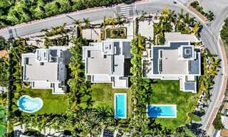 Modernas villas de estilo vanguardista en venta en la prestigiosa Milla de Oro de Marbella 69672 