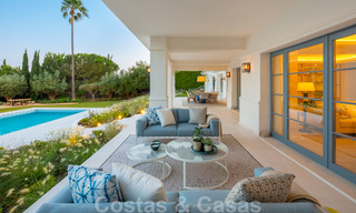 Villa de lujo muy espaciosa en venta bajo un estilo mediterráneo con un interior de diseño contemporáneo en el Valle del Golf de Nueva Andalucía, Marbella 36530 