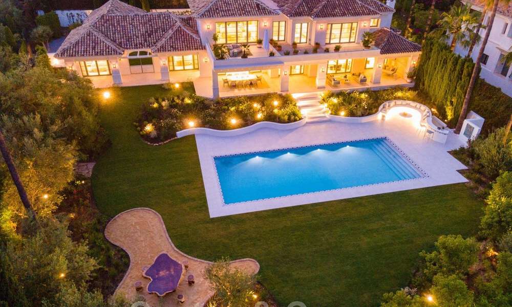Villa de lujo muy espaciosa en venta bajo un estilo mediterráneo con un interior de diseño contemporáneo en el Valle del Golf de Nueva Andalucía, Marbella 36533
