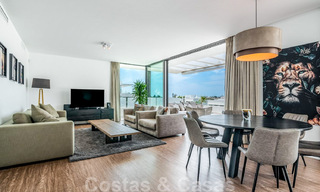 Listo para entrar a vivir, ático de diseño moderno de 3 dormitorios en venta dentro de una zona residencial de lujo en Marbella - Estepona 36725 