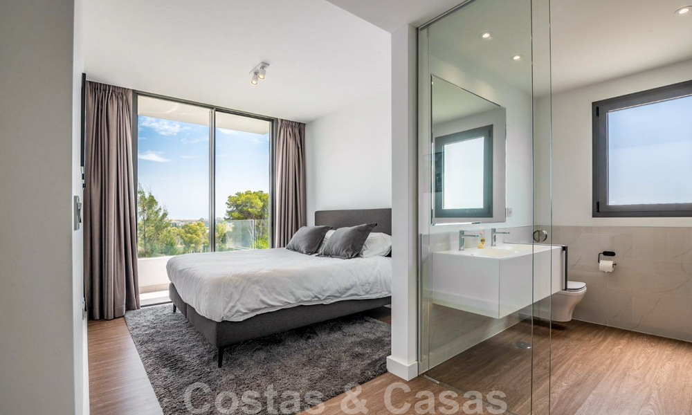 Listo para entrar a vivir, ático de diseño moderno de 3 dormitorios en venta dentro de una zona residencial de lujo en Marbella - Estepona 36731