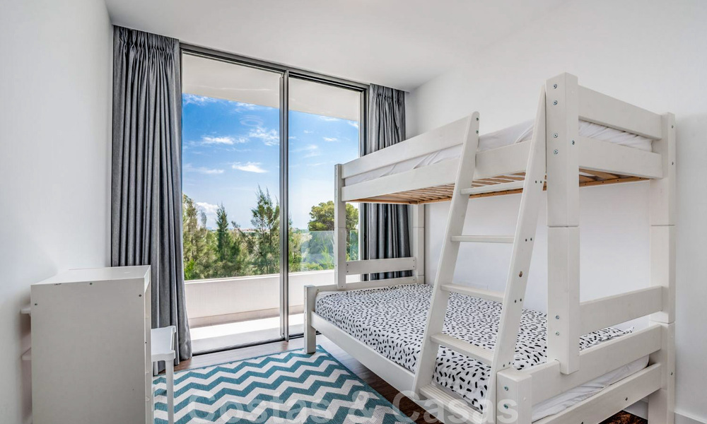 Listo para entrar a vivir, ático de diseño moderno de 3 dormitorios en venta dentro de una zona residencial de lujo en Marbella - Estepona 36734