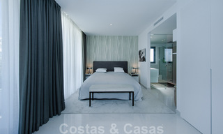 Listo para entrar a vivir, espacioso ático moderno de diseño en venta en un complejo de lujo en Marbella - Estepona 36962 