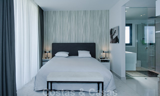 Listo para entrar a vivir, espacioso ático moderno de diseño en venta en un complejo de lujo en Marbella - Estepona 36963 
