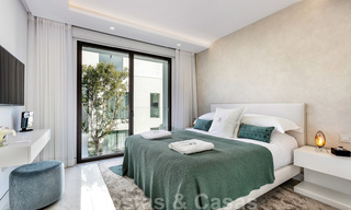 Elegante y moderno apartamento de lujo en primera línea de playa en venta en Emare, en la Nueva Milla de Oro, entre Marbella y Estepona 36936 