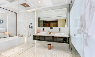 Elegante y moderno apartamento de lujo en primera línea de playa en venta en Emare, en la Nueva Milla de Oro, entre Marbella y Estepona 36939 