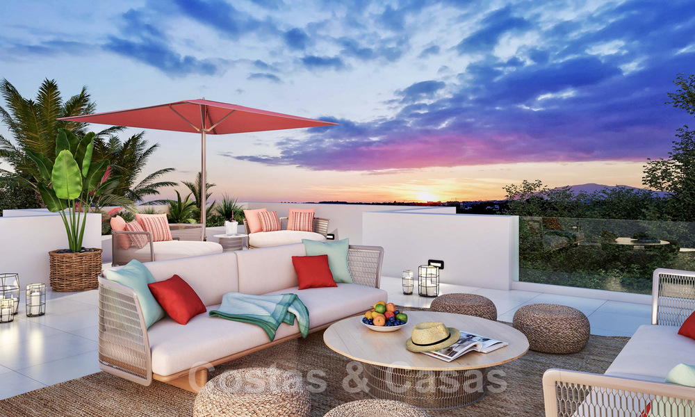Villas modernas y contemporáneas en construcción a la venta, a tiro de piedra del campo de golf ubicado en Marbella - Estepona 37020