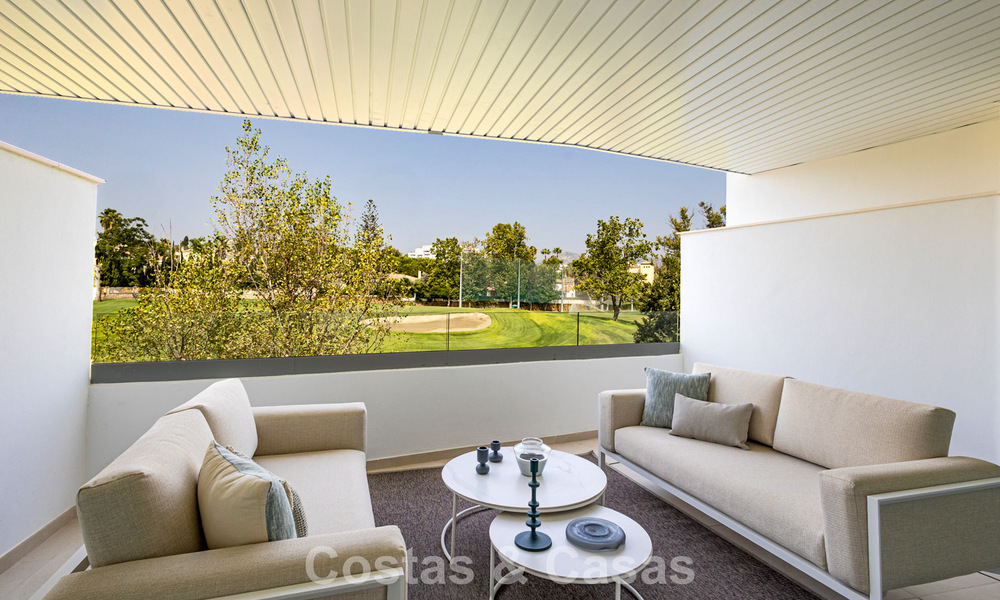 Primera línea de golf, modernos y lujosos apartamentos en venta, a poca distancia de los servicios en Guadalmina y San Pedro en Marbella 806673
