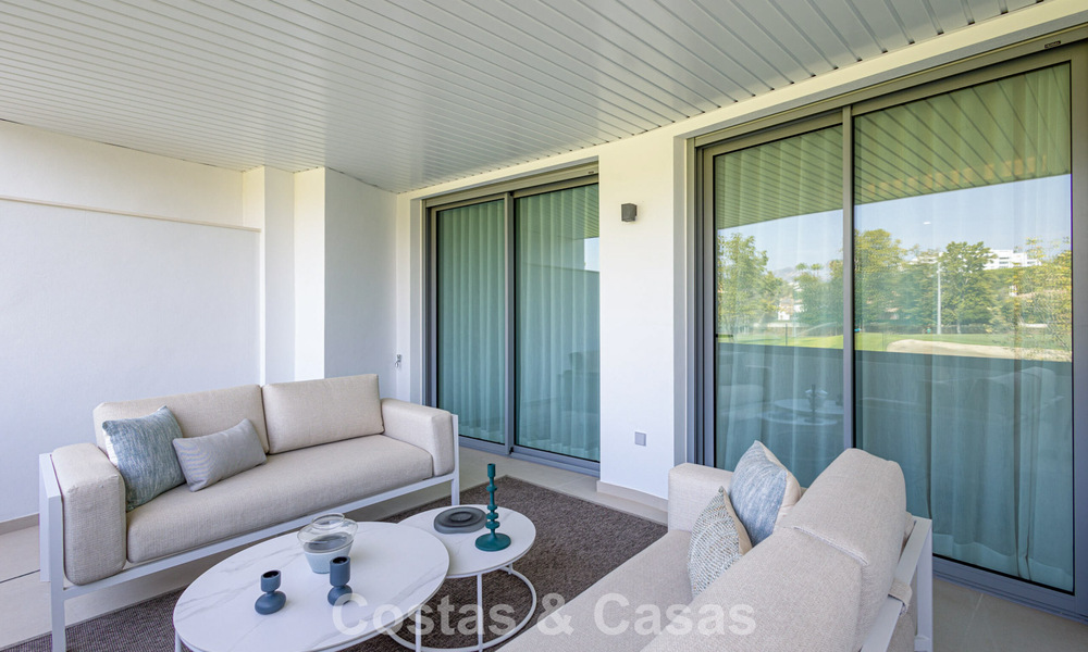 Primera línea de golf, modernos y lujosos apartamentos en venta, a poca distancia de los servicios en Guadalmina y San Pedro en Marbella 806682