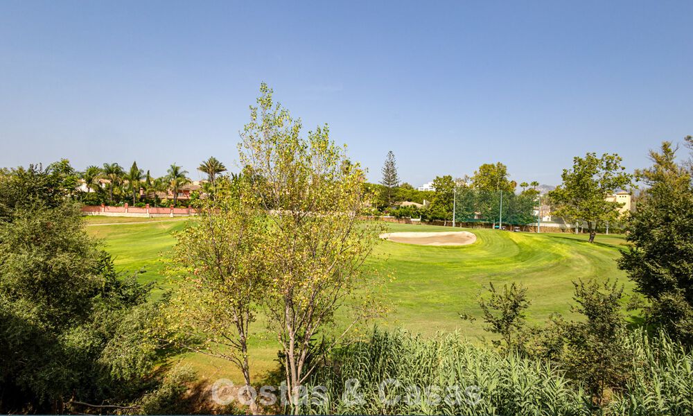 Primera línea de golf, modernos y lujosos apartamentos en venta, a poca distancia de los servicios en Guadalmina y San Pedro en Marbella 806683