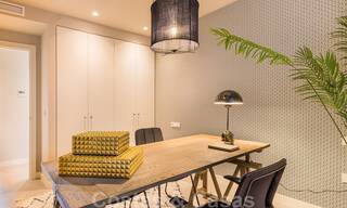 Nueva promoción de apartamentos de lujo en venta con vistas panorámicas al mar y a un campo de golf en Estepona 37426 