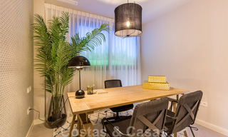 Nueva promoción de apartamentos de lujo en venta con vistas panorámicas al mar y a un campo de golf en Estepona 37428 