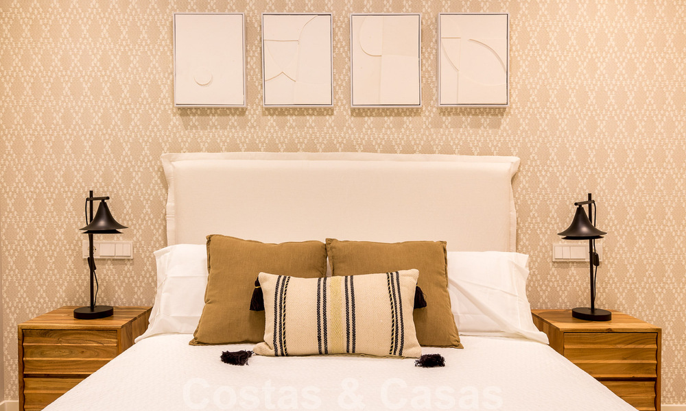 Nueva promoción de apartamentos de lujo en venta con vistas panorámicas al mar y a un campo de golf en Estepona 37431