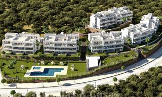 Nueva promoción de apartamentos de lujo en venta con vistas panorámicas al mar y a un campo de golf en Estepona 38003 