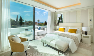 Lista para entrar a vivir, nueva villa de diseño moderno en venta en una urbanización muy solicitada junto a la playa, justo al este del centro de Marbella 37559 