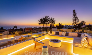 Lista para entrar a vivir, nueva villa de diseño moderno en venta en una urbanización muy solicitada junto a la playa, justo al este del centro de Marbella 37590 
