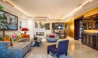 Apartamento de lujo en primera línea de playa en venta con vistas al mar en Puerto Banús, Marbella 37712 
