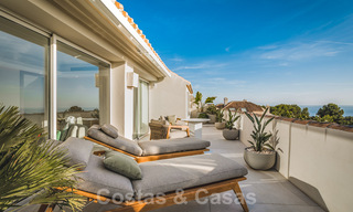 Se vende lujoso ático con vistas al mar en un complejo chic en la Milla de Oro de Marbella 37748 