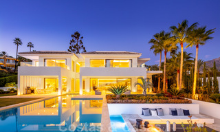 Se vende fenomenal y contemporánea villa de lujo en el centro del Valle del Golf de Nueva Andalucía en Marbella 37941 