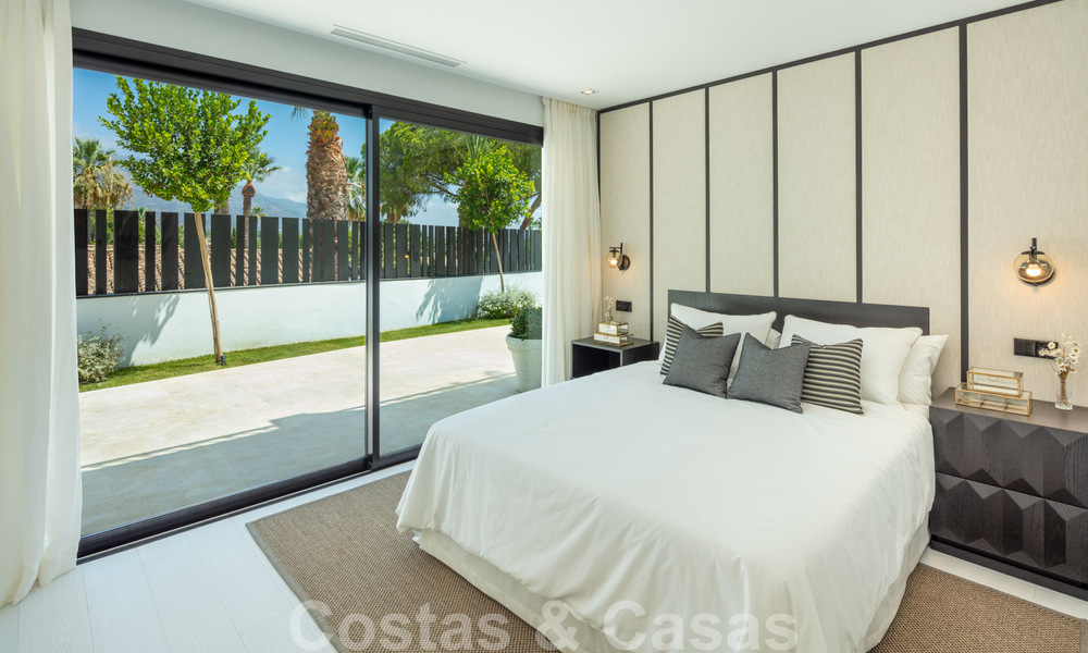 Villa de diseño exclusivo en venta en una zona residencial muy popular en Nueva Andalucía en Marbella, con impresionantes vistas 37948