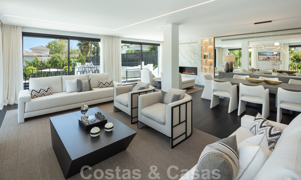 Villa de diseño exclusivo en venta en una zona residencial muy popular en Nueva Andalucía en Marbella, con impresionantes vistas 37968