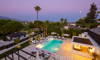 Villa de diseño exclusivo en venta en una zona residencial muy popular en Nueva Andalucía en Marbella, con impresionantes vistas 37973 