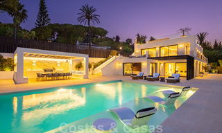 Villa de diseño exclusivo en venta en una zona residencial muy popular en Nueva Andalucía en Marbella, con impresionantes vistas 37975 