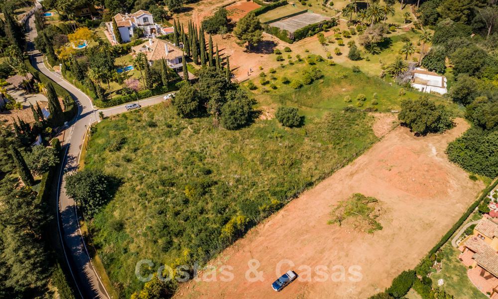 Parcela con proyecto y con licencia para un majestuosa y contemporánea villa mediterránea de lujo en venta con impresionantes vistas al mar en la exclusiva Cascada de Camoján en Marbella 38061