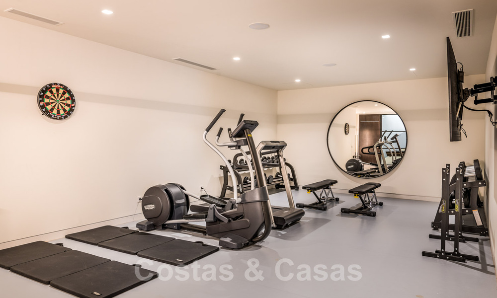 Villa de lujo en venta lista para entrar a vivir con impresionantes vistas al golf, en una prestigiosa zona en Benahavis - Marbella 38123