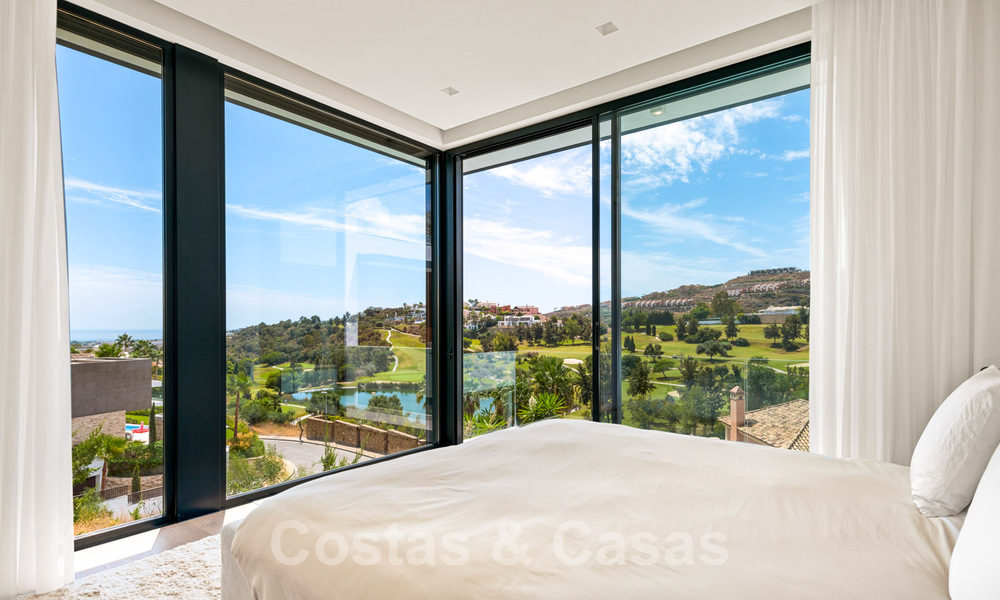 Villa de lujo en venta lista para entrar a vivir con impresionantes vistas al golf, en una prestigiosa zona en Benahavis - Marbella 38125