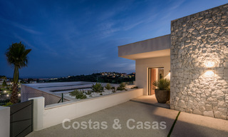 Villa de lujo en venta lista para entrar a vivir con impresionantes vistas al golf, en una prestigiosa zona en Benahavis - Marbella 38132 