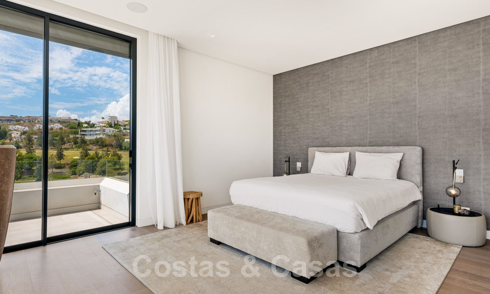 Villa de lujo en venta lista para entrar a vivir con impresionantes vistas al golf, en una prestigiosa zona en Benahavis - Marbella 38134
