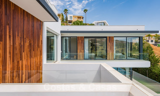 Villa de lujo en venta lista para entrar a vivir con impresionantes vistas al golf, en una prestigiosa zona en Benahavis - Marbella 38140 