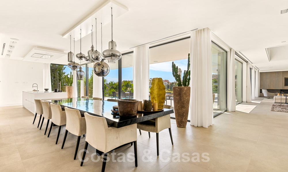 Villa de lujo en venta lista para entrar a vivir con impresionantes vistas al golf, en una prestigiosa zona en Benahavis - Marbella 38145